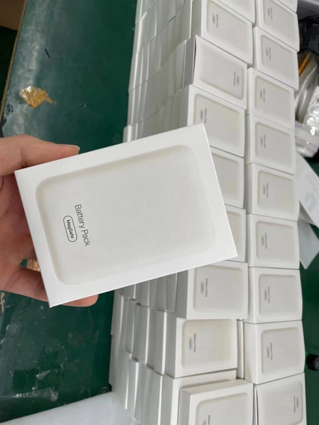 Magnetic wireless power bank suitable for Apple