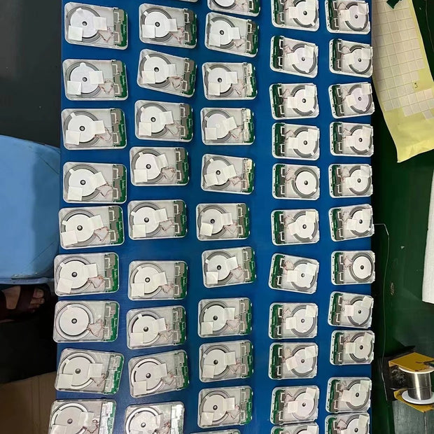 Magnetic wireless power bank suitable for Apple