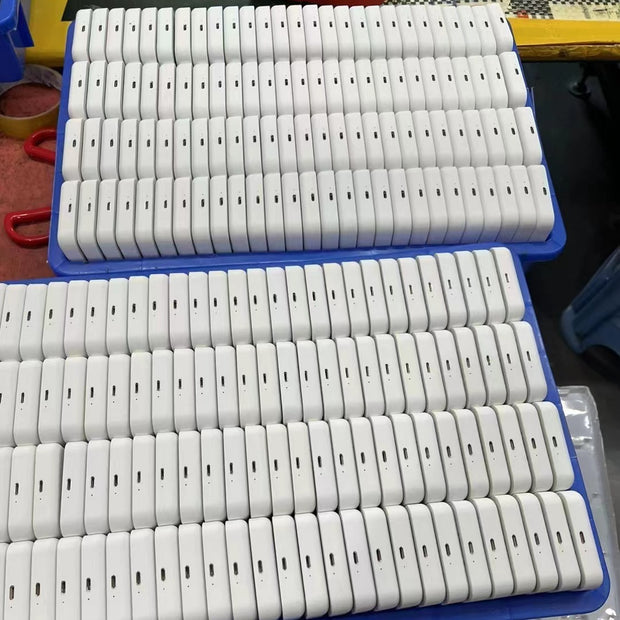 Magnetic wireless power bank suitable for Apple